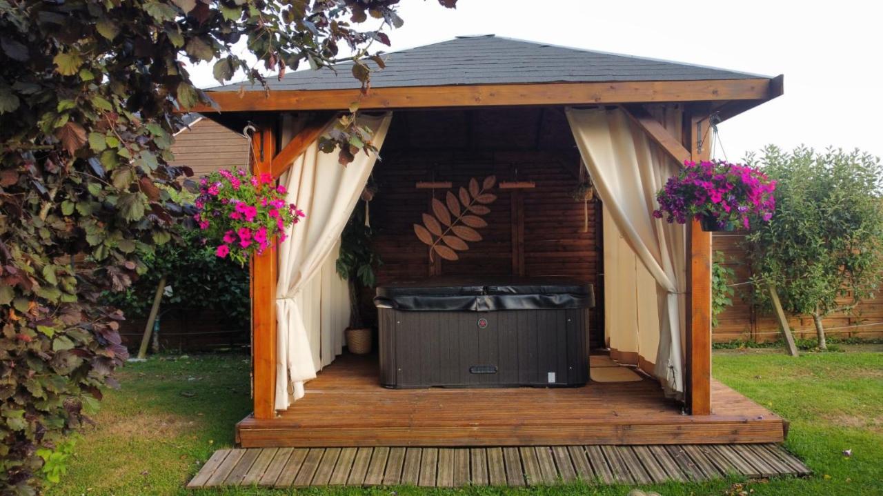 Villa Les Mini-Chaumieres Saint-Martin-Saint-Firmin Exterior foto